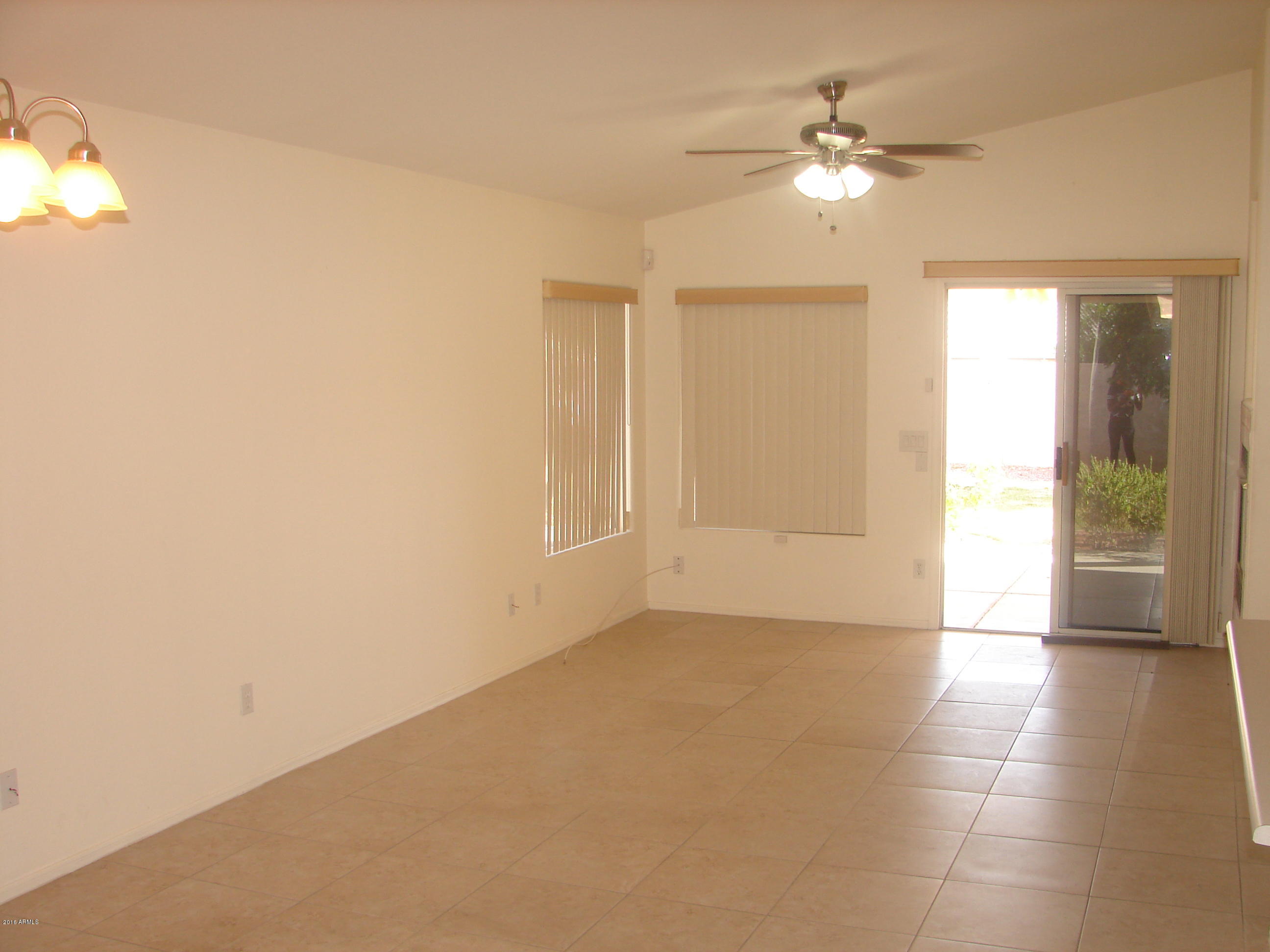 6735 West Bronco Trail Peoria, AZ 85383 - Photo 4 of 18 DSC03654