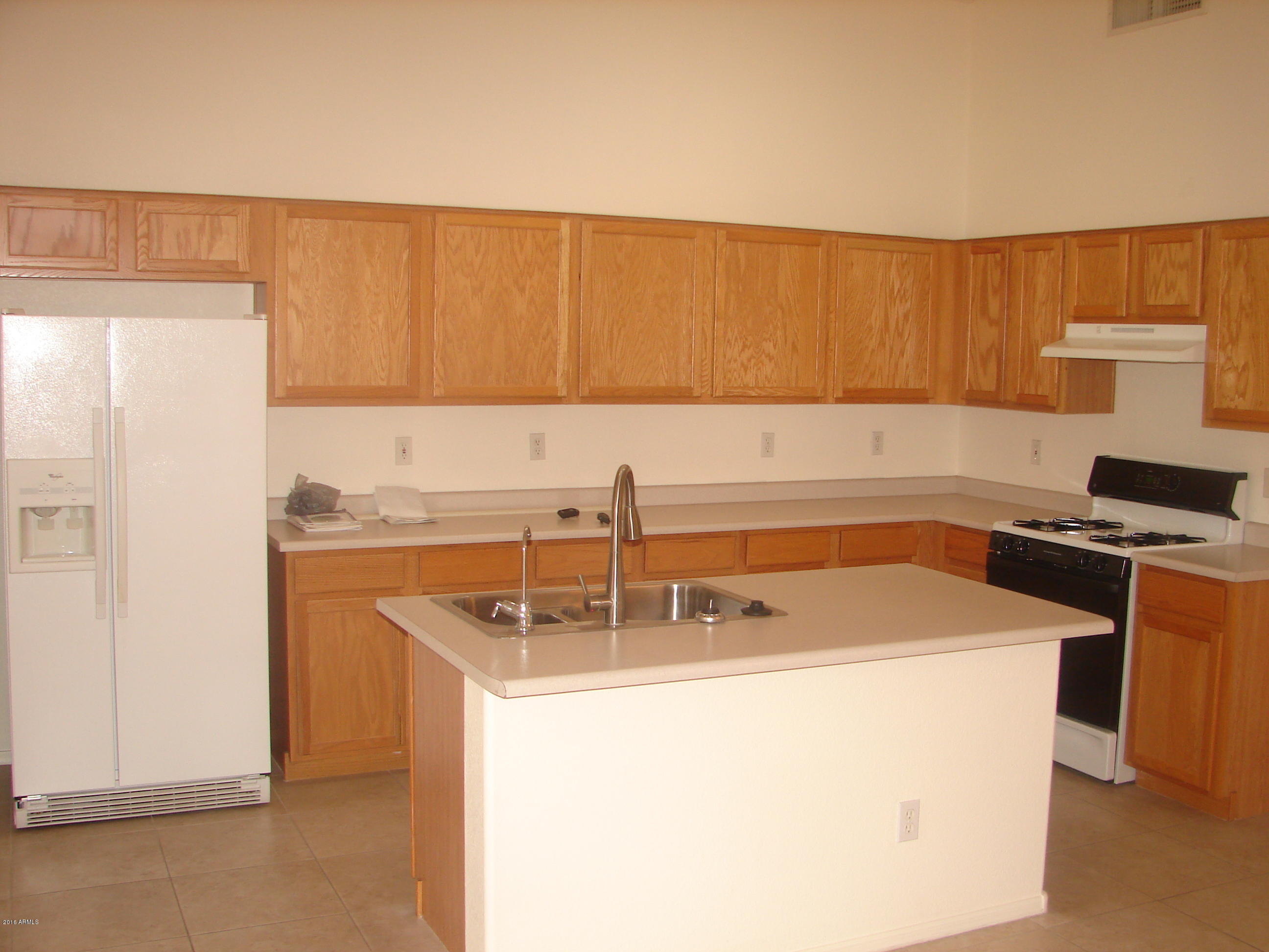 6735 West Bronco Trail Peoria, AZ 85383 - Photo 6 of 18 DSC03655