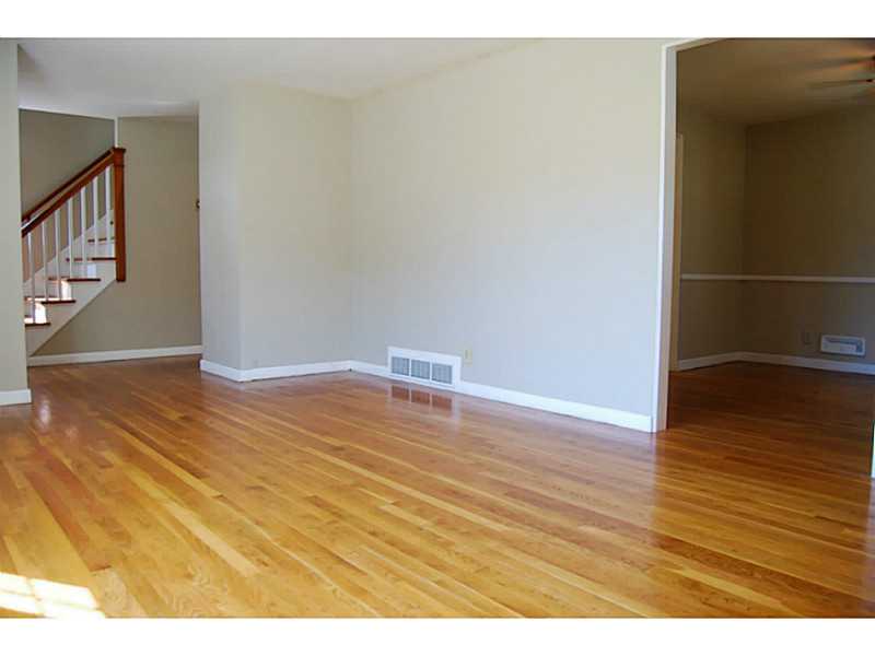 32 Plum Road East Providence, RI 02915 - Photo 6 of 25 Living Room.