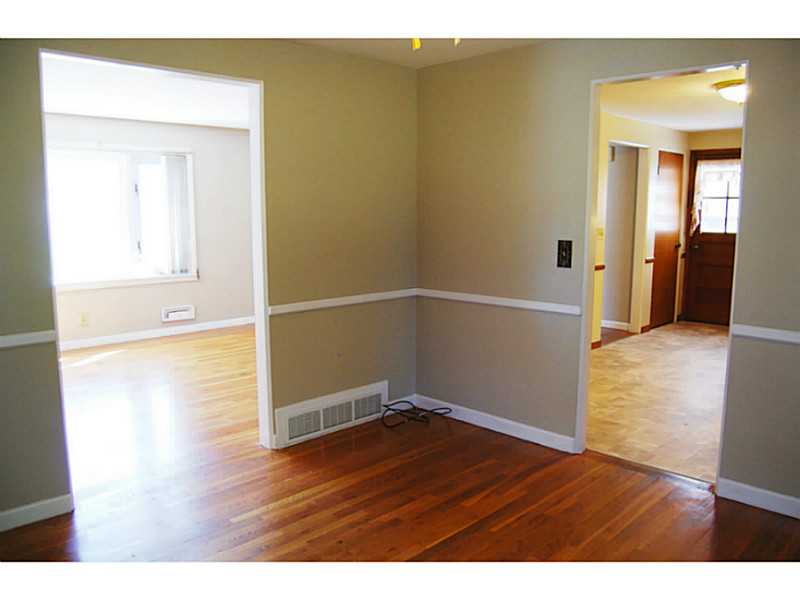 32 Plum Road East Providence, RI 02915 - Photo 10 of 25 Dining Room.