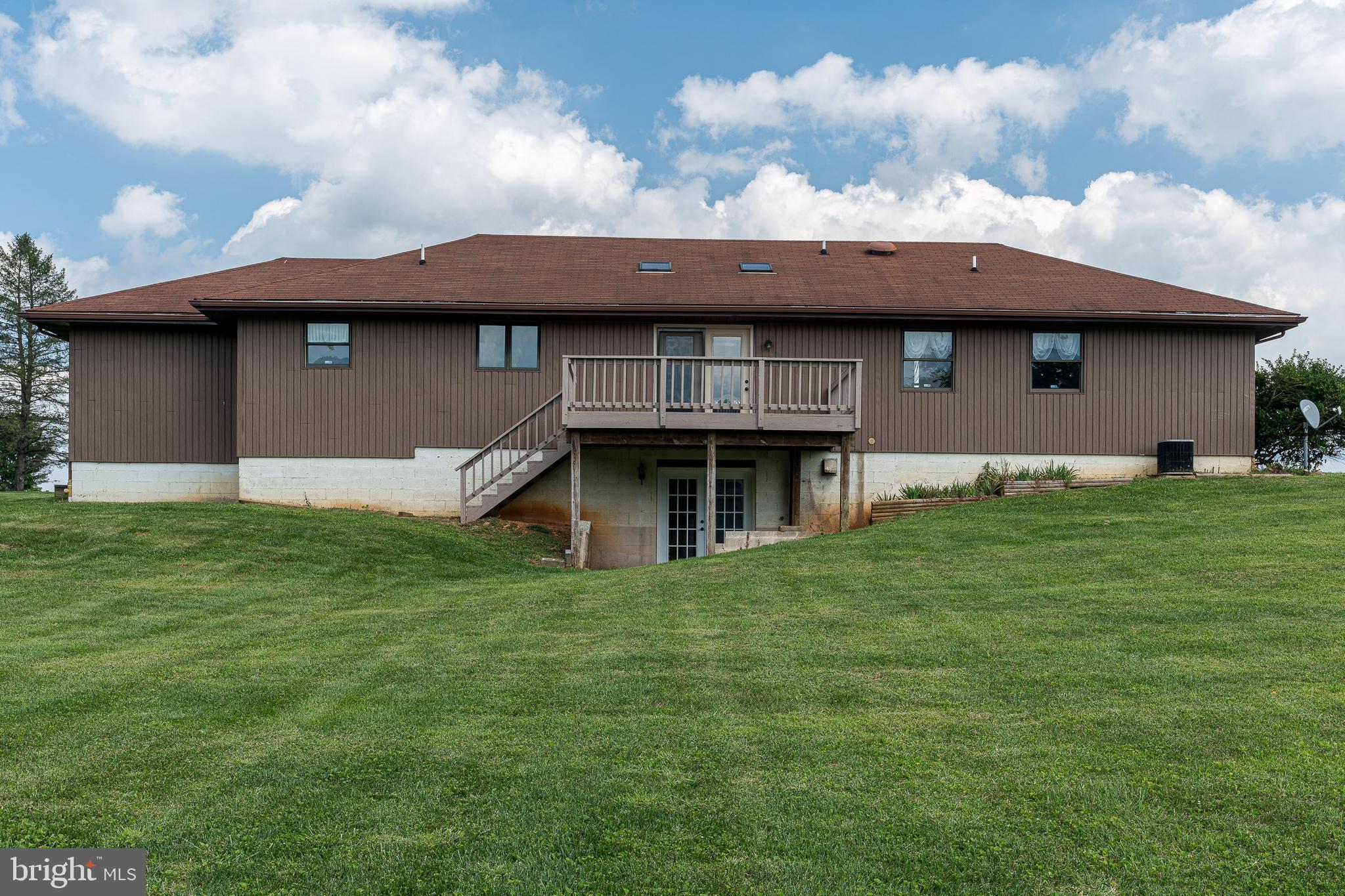 16304 Dolf Road Stewartstown, PA 17363 - Photo 6 of 32 Gallery Image 6