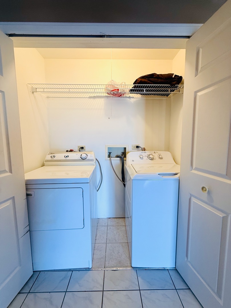 3823 West 123rd Street, Unit 302 Alsip, IL 60803 - Photo 22 of 40 a utility room with two washing machine