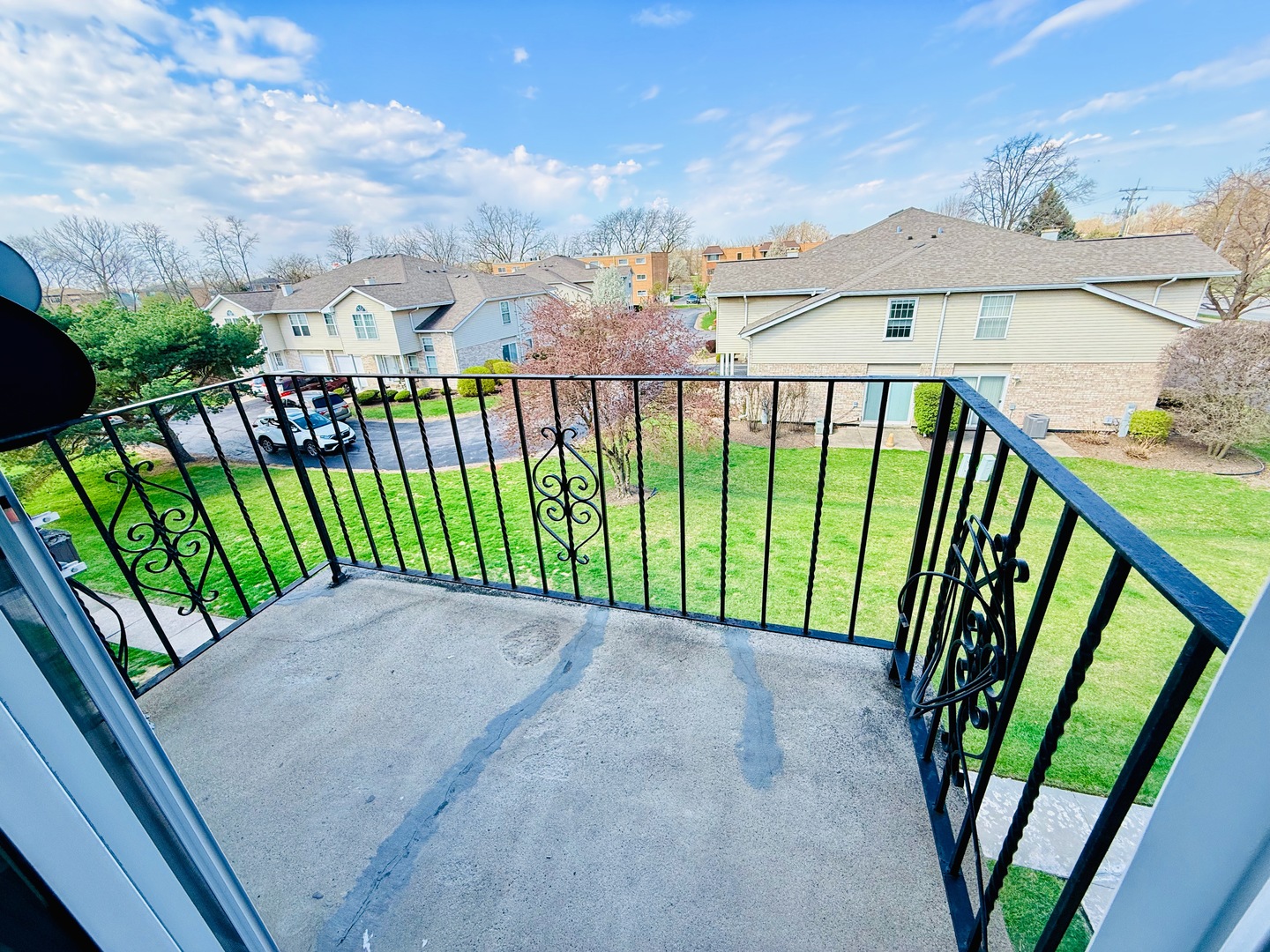 3823 West 123rd Street, Unit 302 Alsip, IL 60803 - Photo 26 of 40 a view of a garden