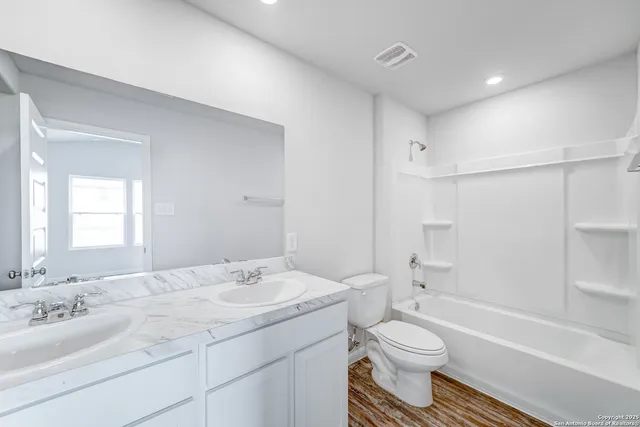 $199,990 | 305 Mariposa Circle, Kenedy, TX 78119