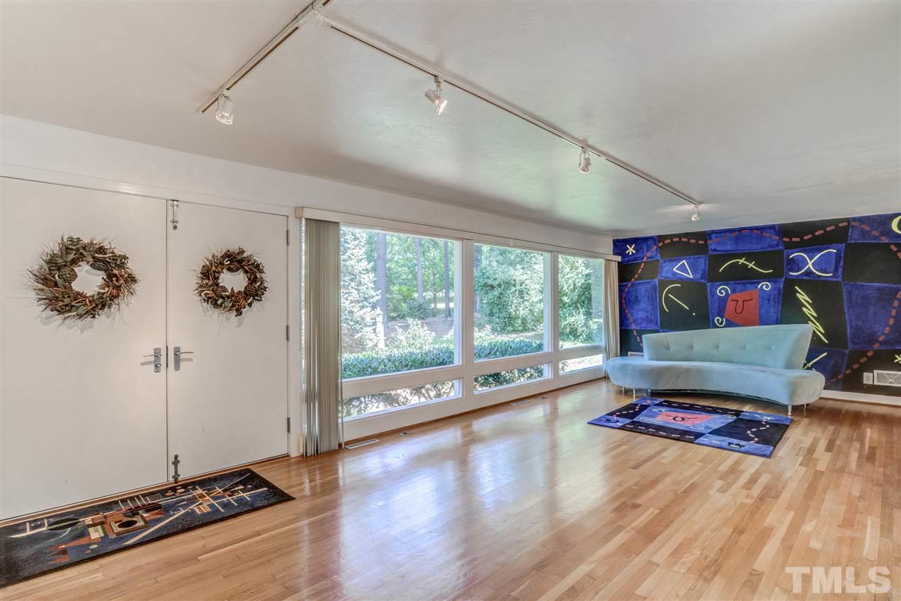 3413 Edgemont Drive Raleigh, NC 27612 - Photo 4 of 30