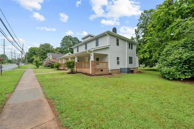 $375,000 | 805 West 5th Avenue, Lexington, NC 27292