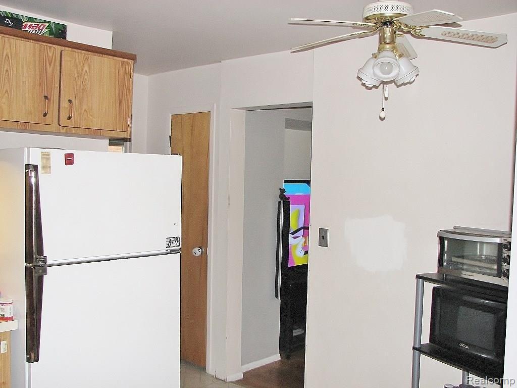 29478 Hoover Road Warren, MI 48093 - Photo 16 of 21 12232014 302 (1024x768).jpg