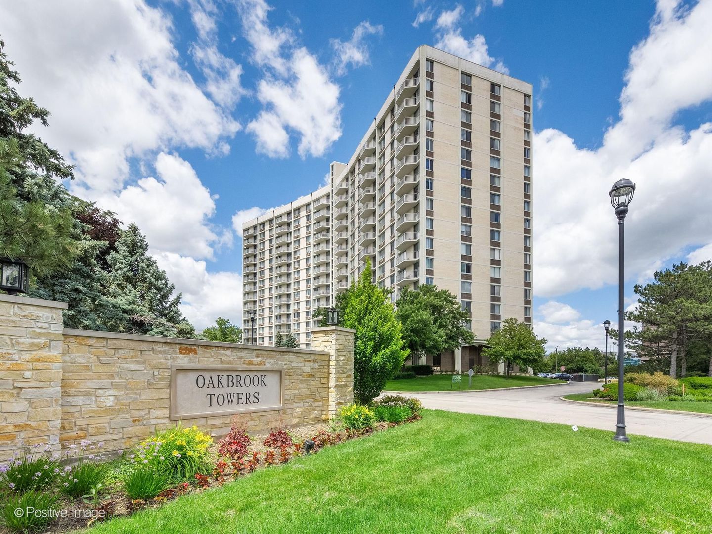 40 North Tower Road, Unit 5A Oak Brook, IL 60523 - Photo 1 of 29