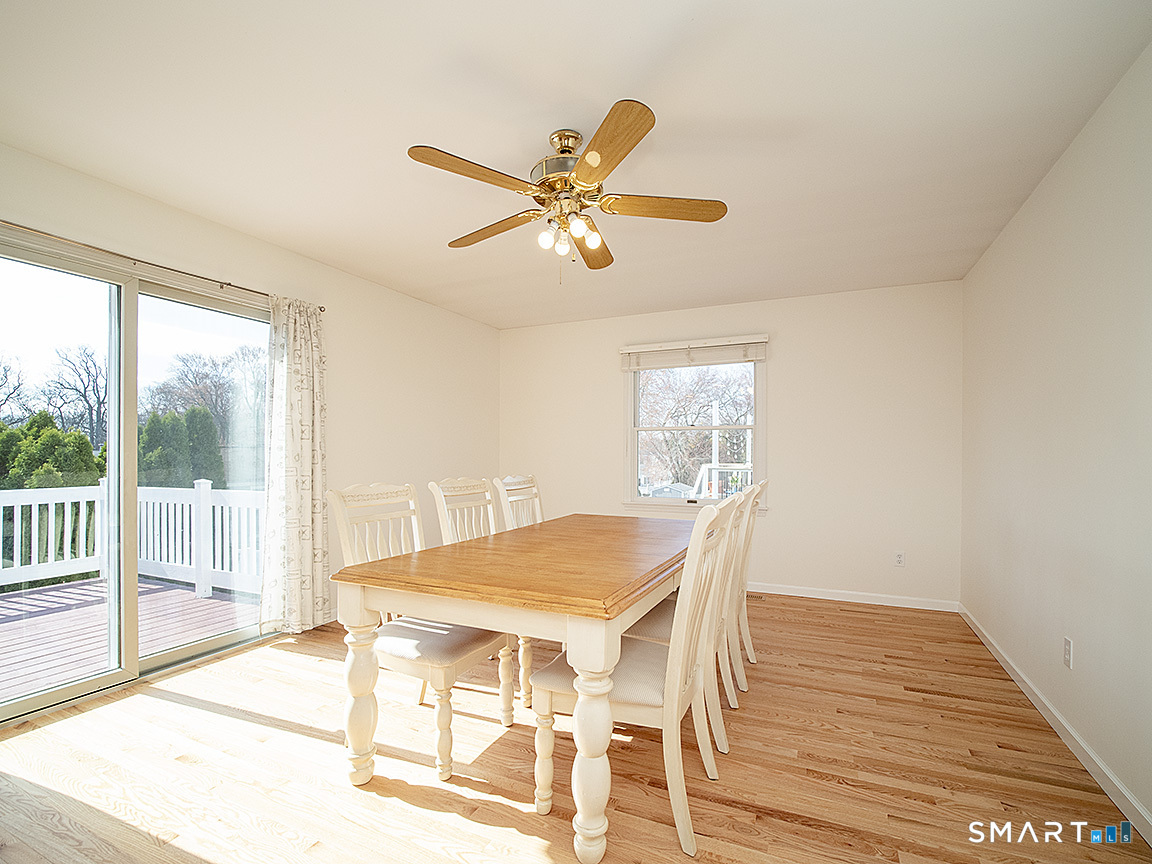 81 Old Stratfield Road Fairfield, CT 06825 - Photo 5 of 37