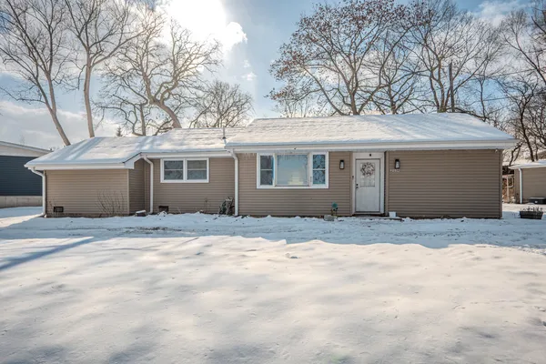 $309,000 | 21339 West Morton Drive, Lake Villa, IL 60046