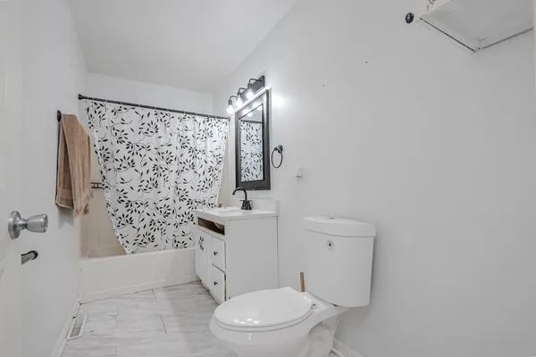 $307,500 | 21339 West Morton Drive, Lake Villa, IL 60046