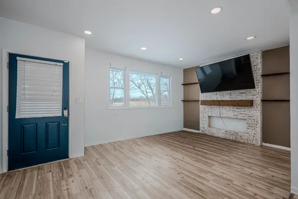 $307,500 | 21339 West Morton Drive, Lake Villa, IL 60046