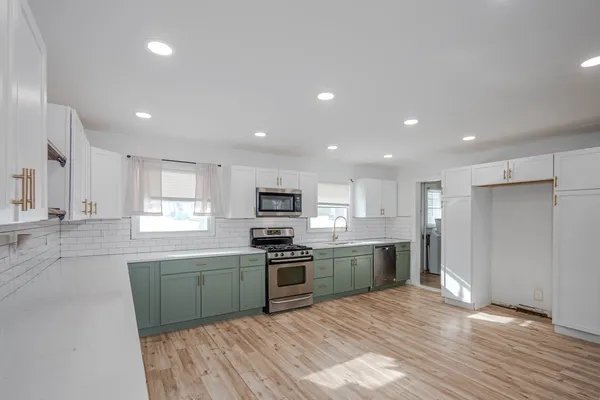 $307,500 | 21339 West Morton Drive, Lake Villa, IL 60046