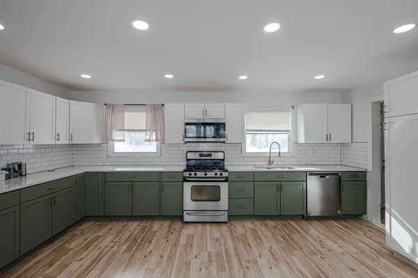 $307,500 | 21339 West Morton Drive, Lake Villa, IL 60046