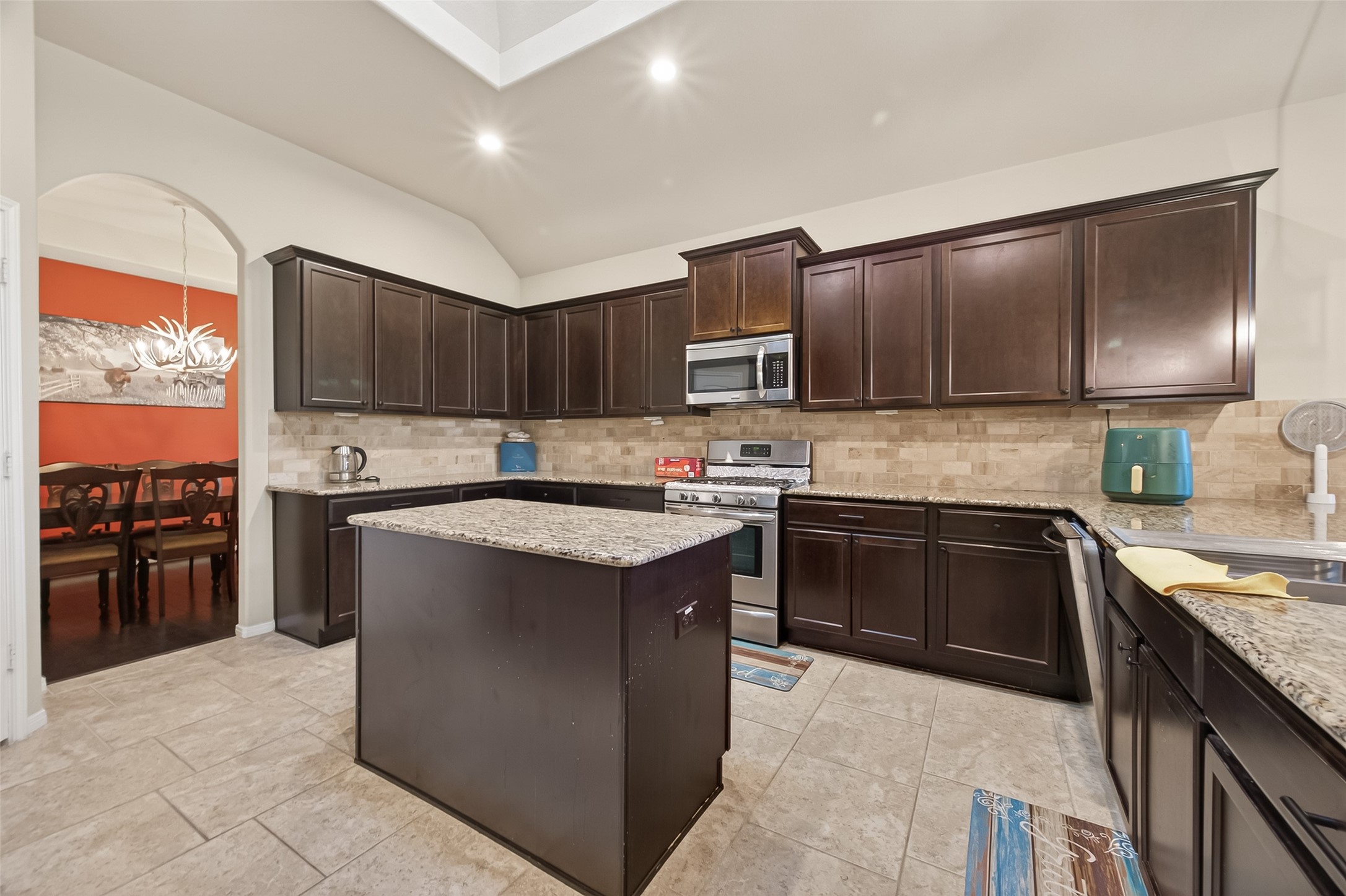 4418 Rustic Montell Lane Katy, TX 77493 - Photo 12 of 36 Kitchen