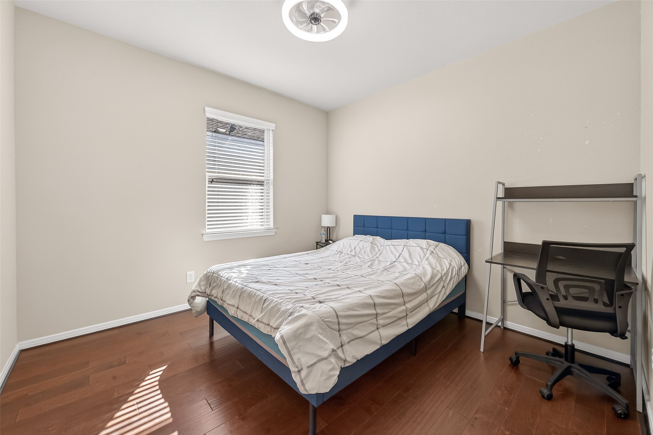 4418 Rustic Montell Lane Katy, TX 77493 - Photo 32 of 36 third bathroom