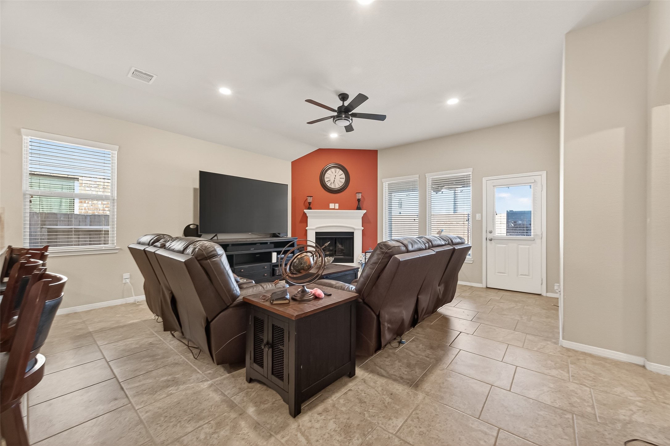 4418 Rustic Montell Lane Katy, TX 77493 - Photo 6 of 36 Livingroom