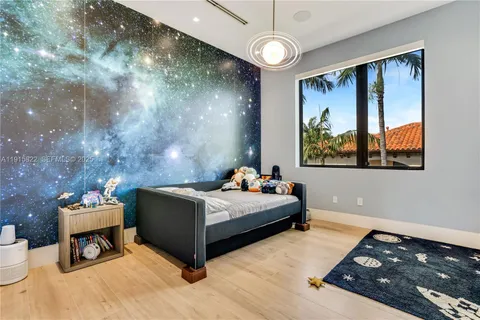 $9,995,000 | 9045 Hawthorne Avenue, Surfside, FL 33154