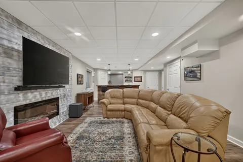 $759,000 | 203 North 4th Avenue, St. Charles, IL 60174