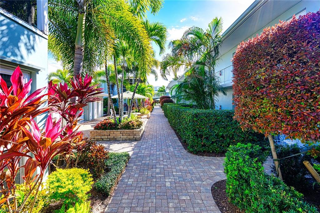 637 12th Avenue South, Unit 637 Naples, FL 34102 - Photo 16 of 35