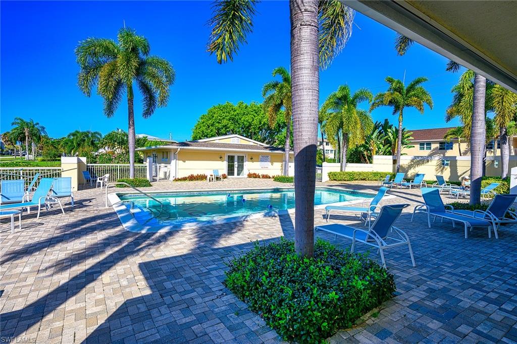 637 12th Avenue South, Unit 637 Naples, FL 34102 - Photo 23 of 35