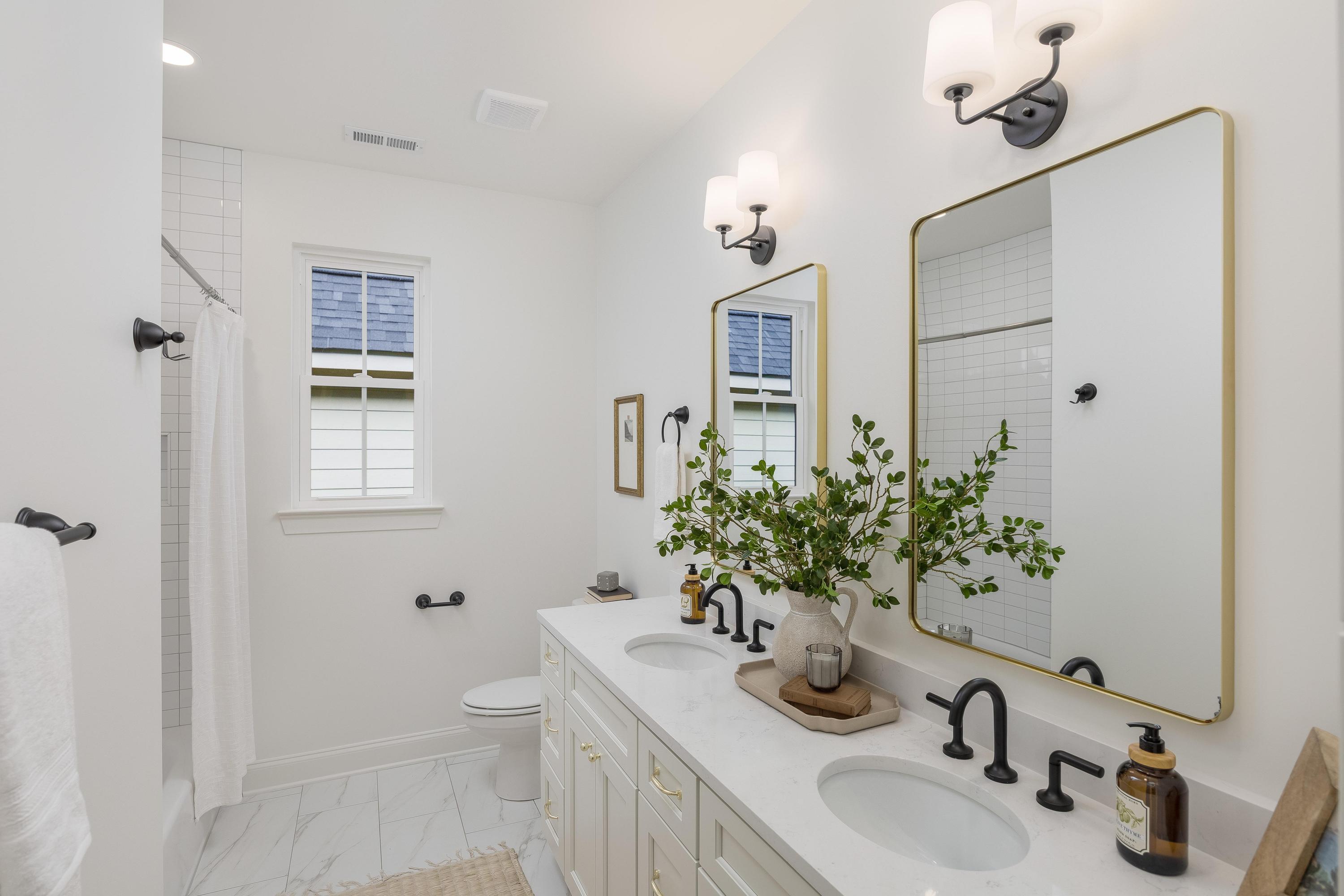 348 Tucker Street Chattanooga, TN 37405 - Photo 36 of 52 Guest Full bathroom