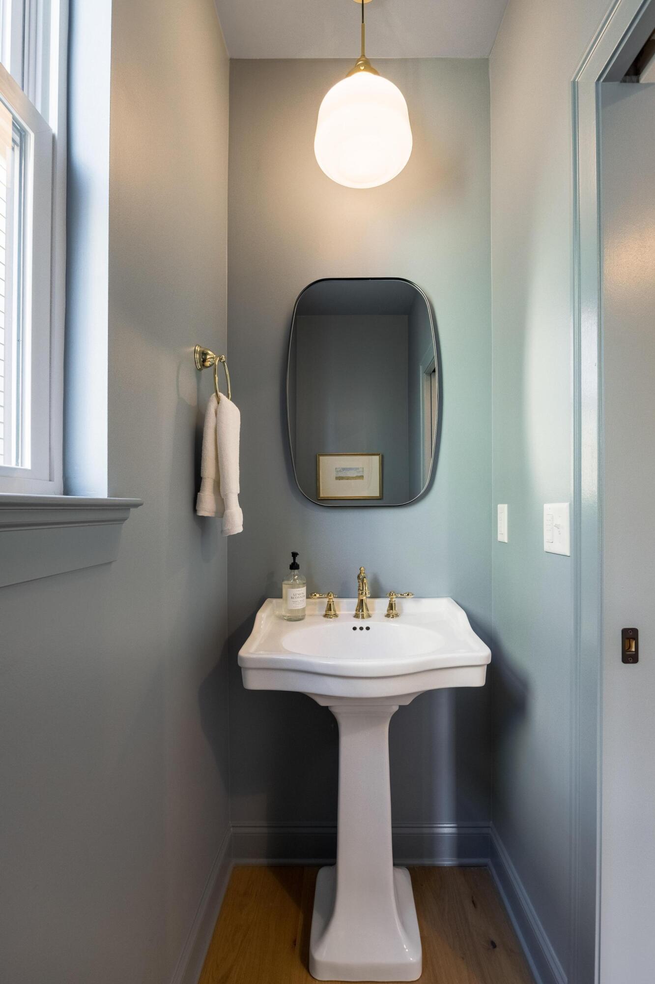 348 Tucker Street Chattanooga, TN 37405 - Photo 6 of 52 Powder Room