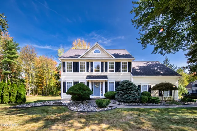 $635,000 | 34 Hendrik Hudson Way, Halfmoon, NY 12065