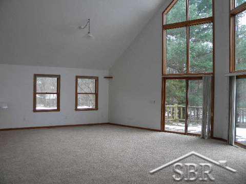 9933 North Gleaner Road Freeland, MI 48623 - Photo 11 of 25 20091296-10.JPG