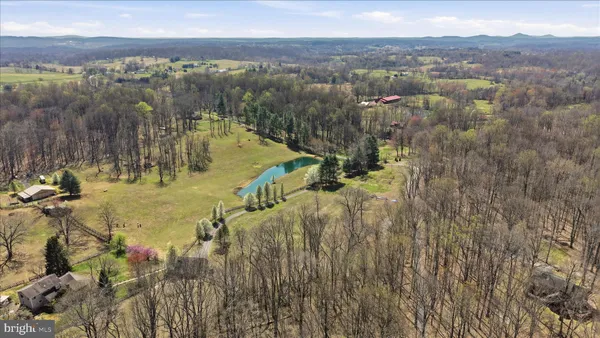 $325,000 | Mcdonalds, Hume, VA 22639