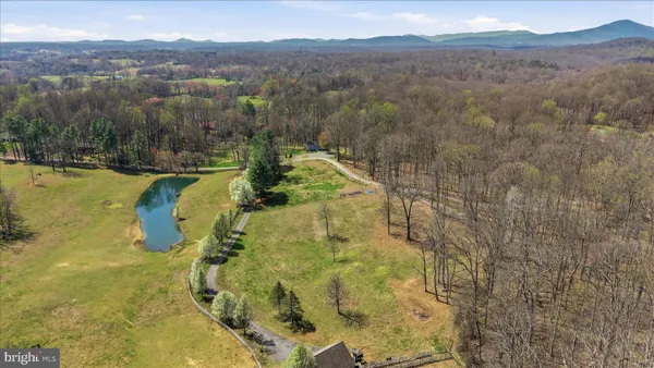 $325,000 | Mcdonalds, Hume, VA 22639