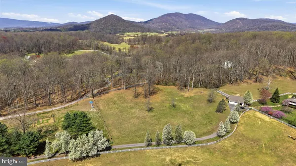 $325,000 | Mcdonalds, Hume, VA 22639