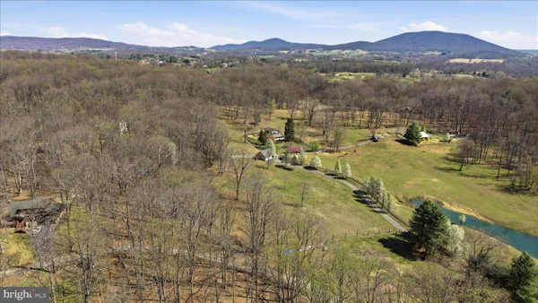 $325,000 | Mcdonalds, Hume, VA 22639