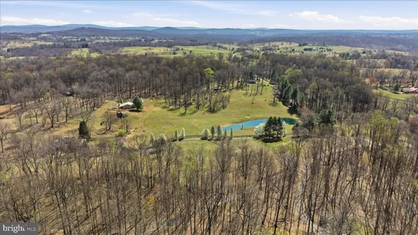 $325,000 | Mcdonalds, Hume, VA 22639