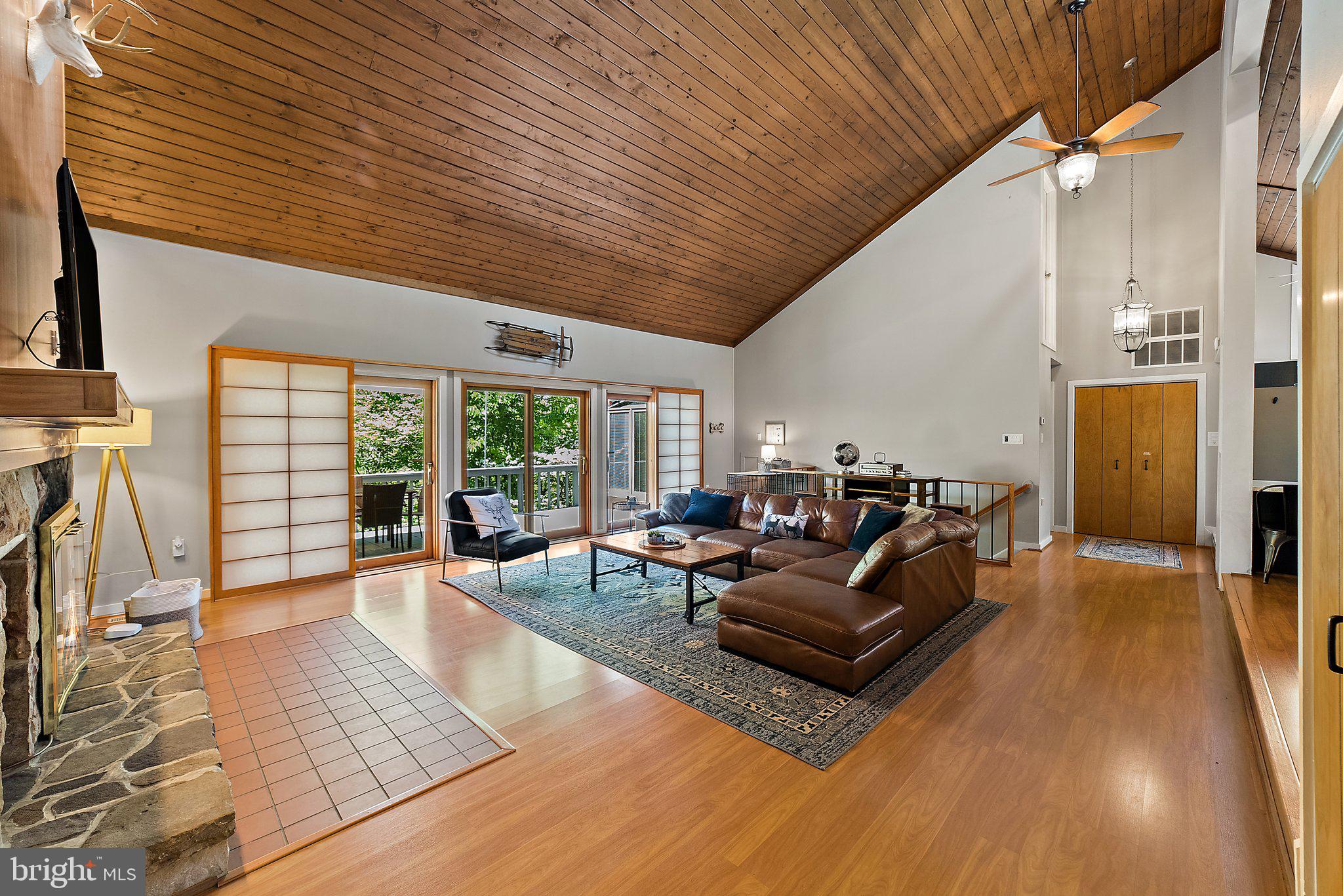 7545 Supinlick Ridge Road Mount Jackson, VA 22842 - Photo 11 of 48 Main Level Living Room