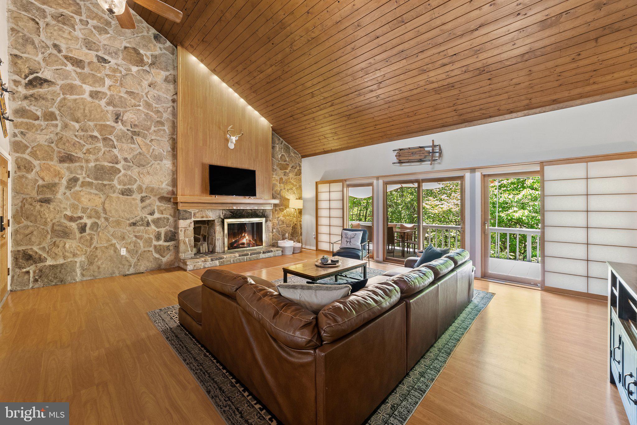 7545 Supinlick Ridge Road Mount Jackson, VA 22842 - Photo 14 of 48 Main Level Living Room
