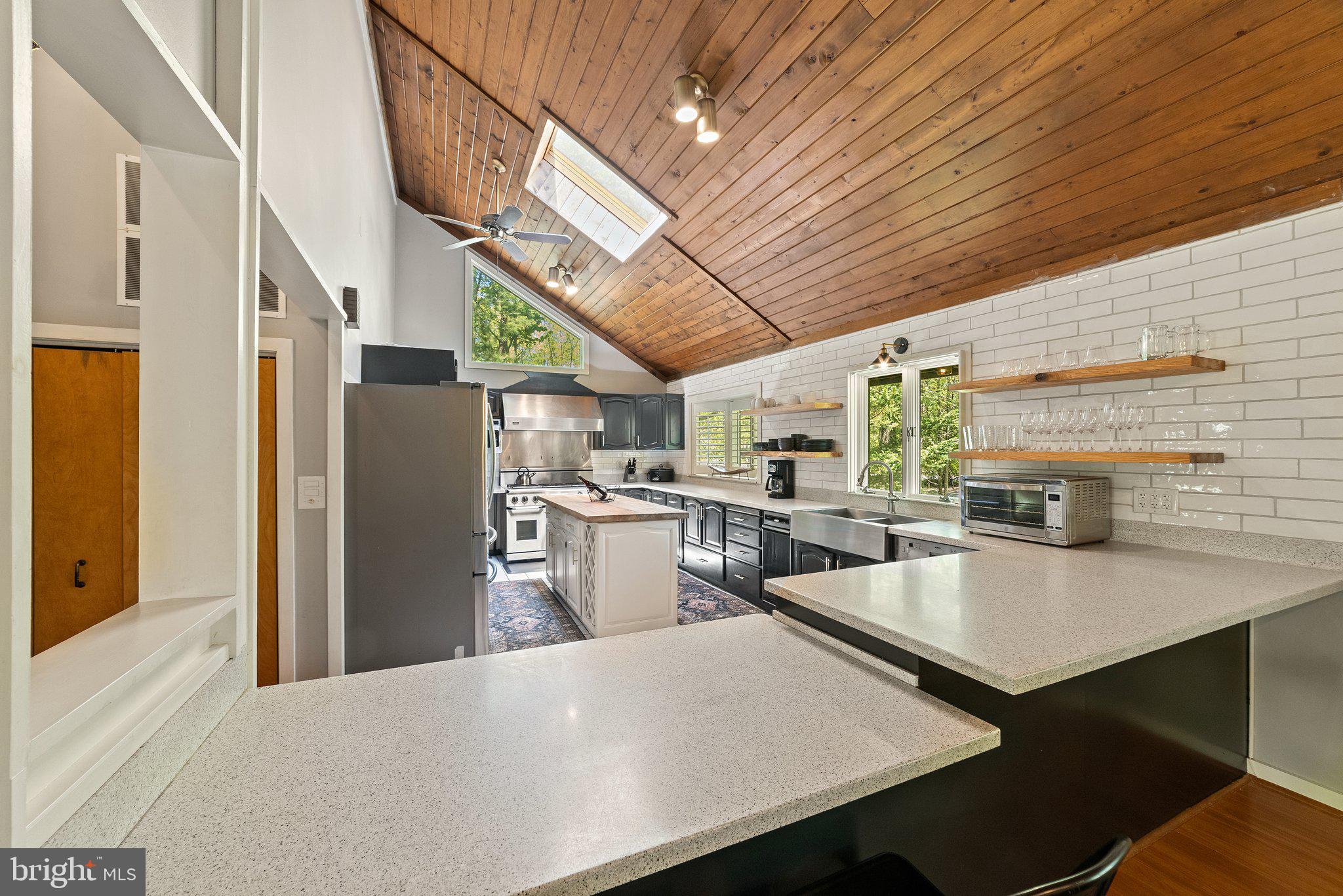 7545 Supinlick Ridge Road Mount Jackson, VA 22842 - Photo 17 of 48 Breakfast Bar