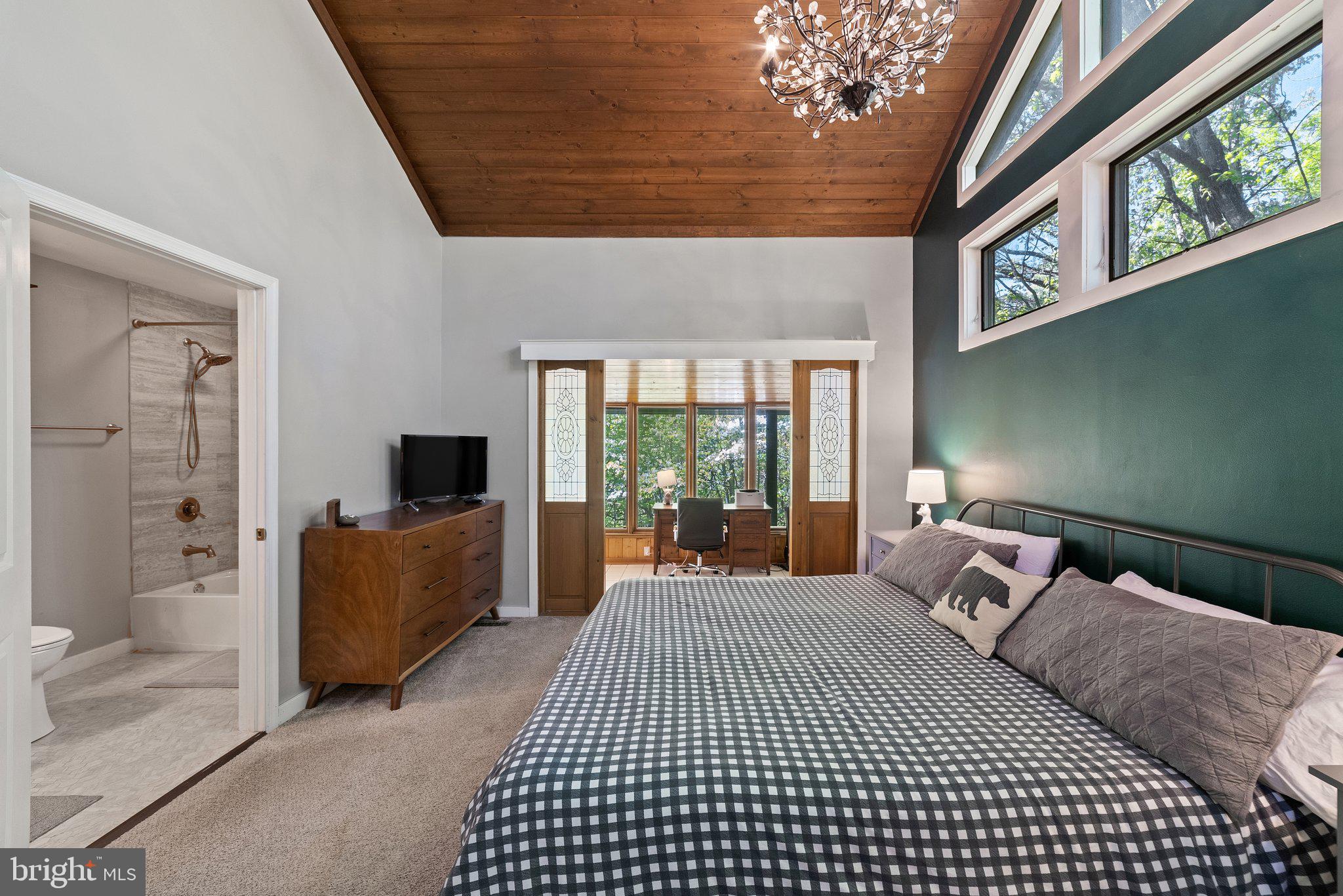 7545 Supinlick Ridge Road Mount Jackson, VA 22842 - Photo 21 of 48 Main Level Primary Bedroom