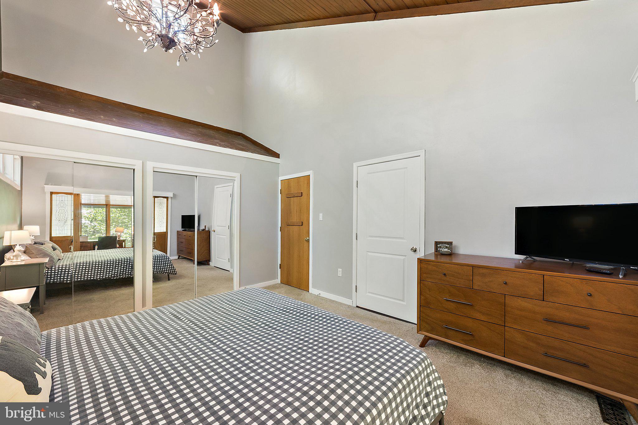 7545 Supinlick Ridge Road Mount Jackson, VA 22842 - Photo 22 of 48 Main Level Primary Bedroom