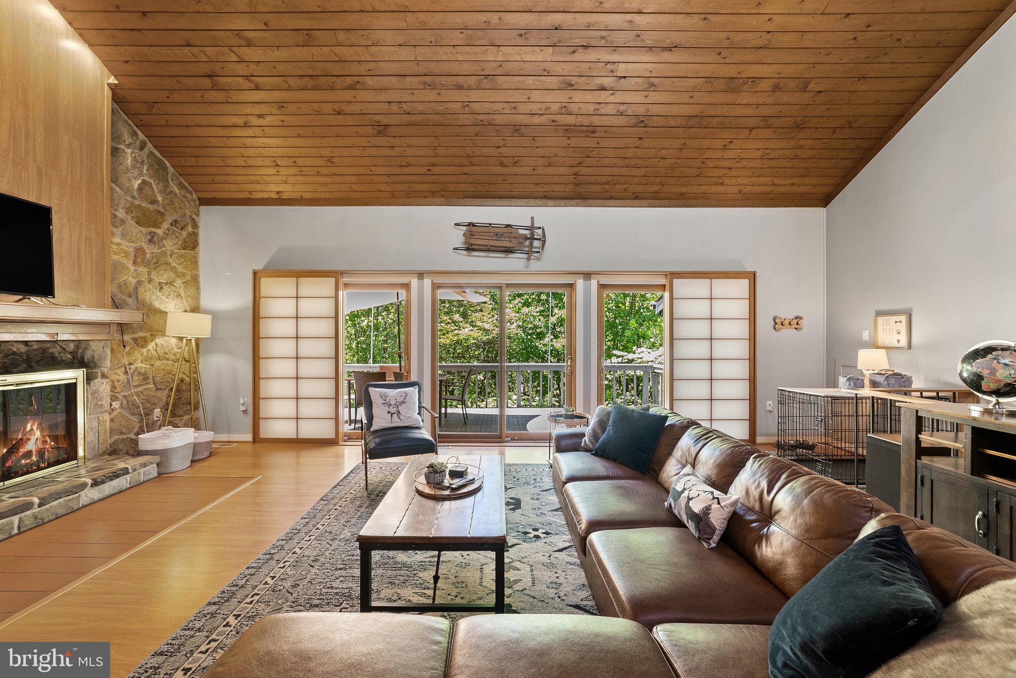 7545 Supinlick Ridge Road Mount Jackson, VA 22842 - Photo 4 of 48 Main Level Living Room