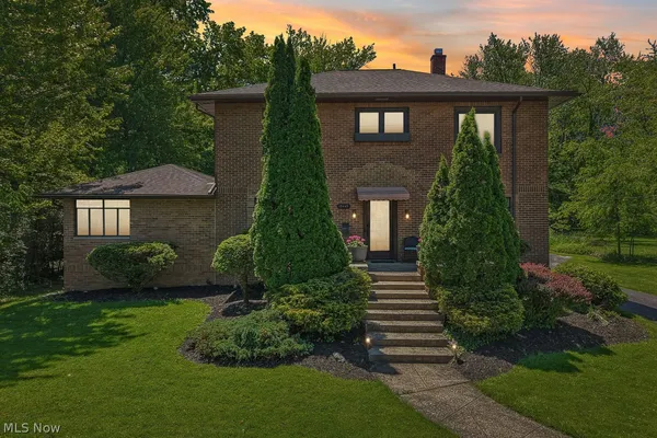 $450,000 | 19449 Westwood Drive, Strongsville, OH 44149