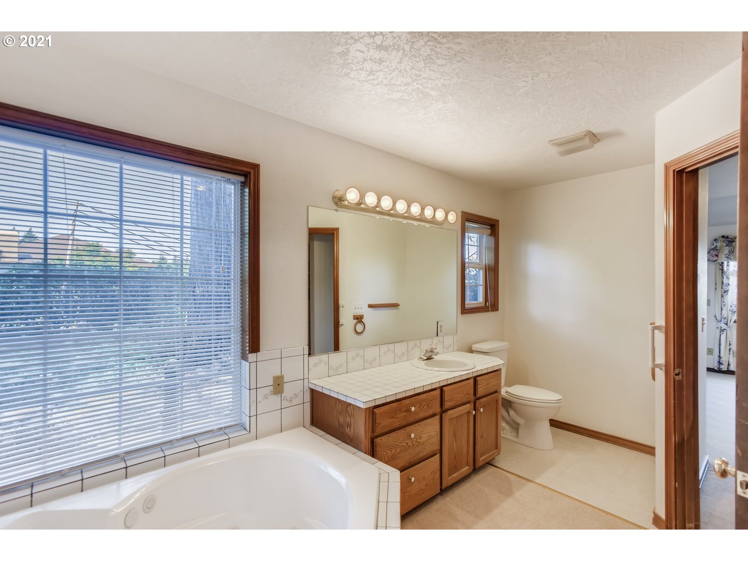 7920 Southwest Miller Hill Road Beaverton, OR 97007 - Photo 14 of 27 Gallery Image 14