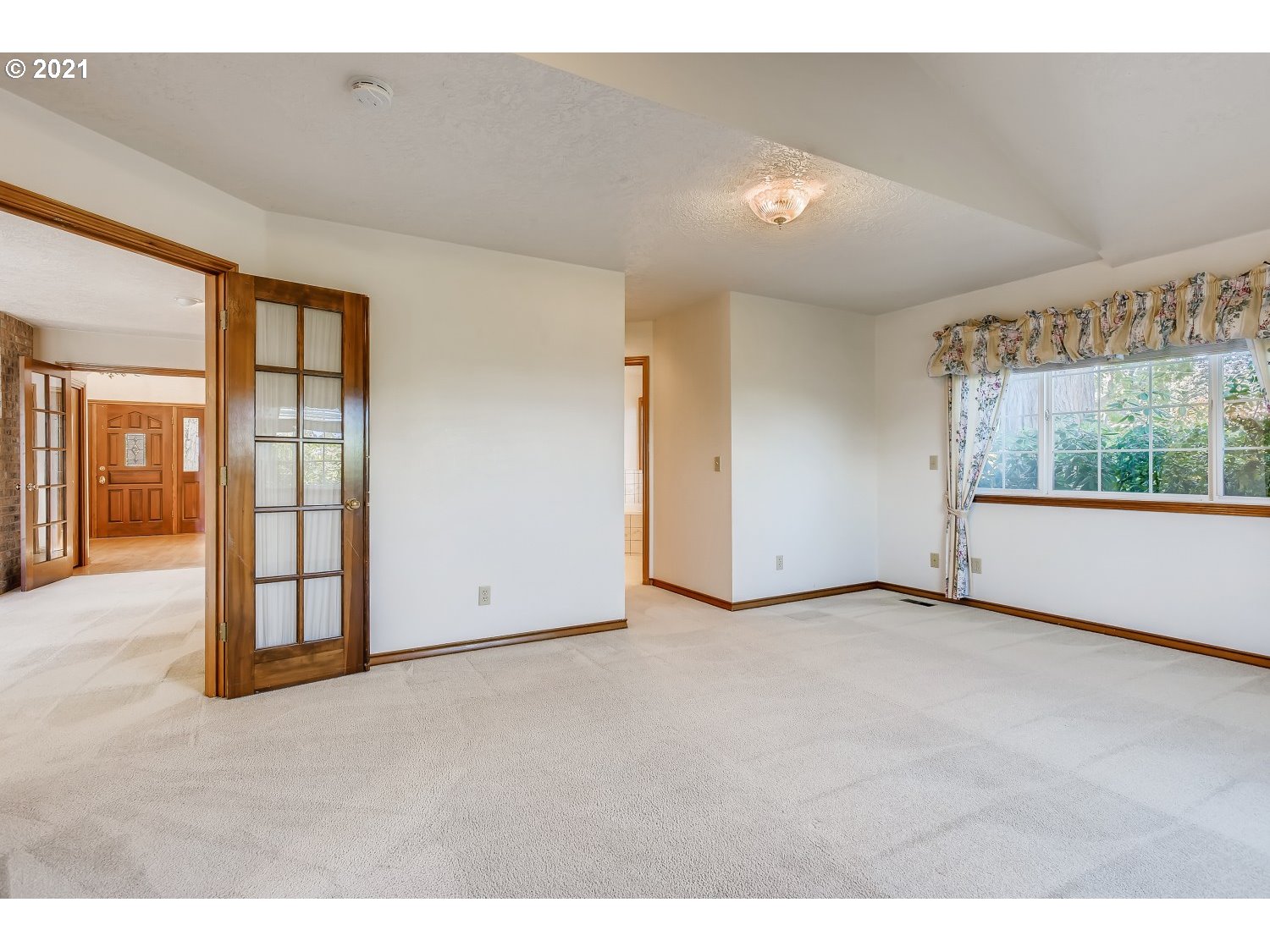 7920 Southwest Miller Hill Road Beaverton, OR 97007 - Photo 7 of 27 Gallery Image 7