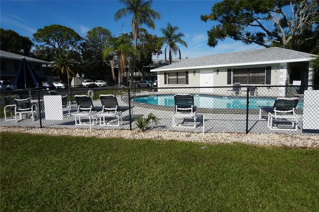 $1,450 | 101 Lake Avenue Northeast, Unit 117, Largo, FL 33771