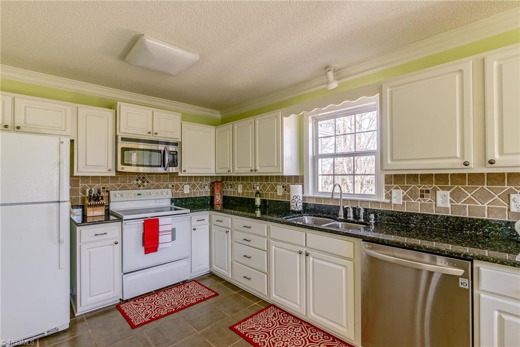 5465 Springhouse Farm Road Winston-Salem, NC 27107 - Photo 3 of 15 Gallery Image 3