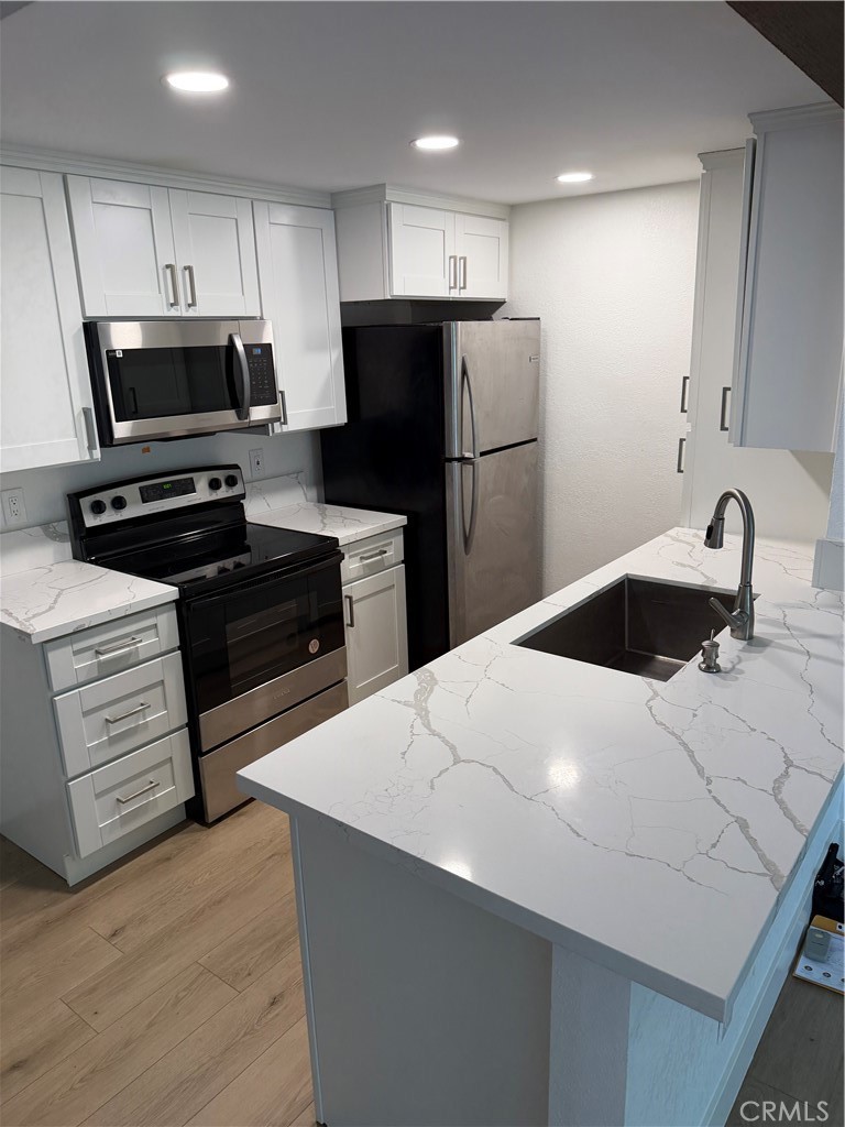 3535 Banbury Drive, Unit 178 Riverside, CA 92505 - Photo 7 of 23 Kitchen