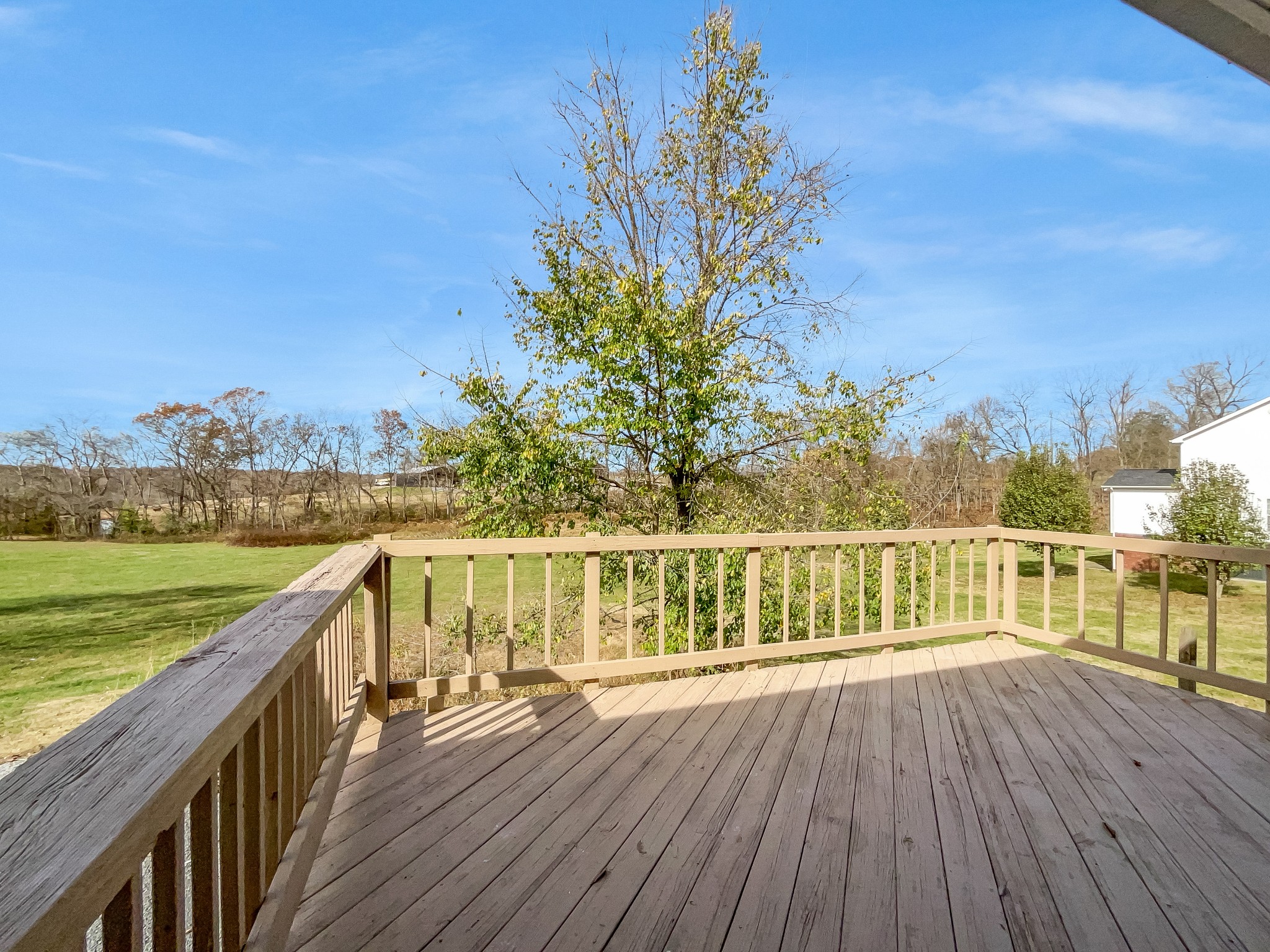 2222 Battle Creek Road Springfield, TN 37172 - Photo 11 of 17 a view of ocean from a balcony