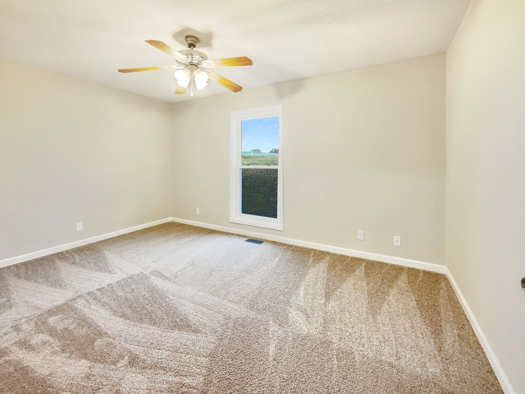 2222 Battle Creek Road Springfield, TN 37172 - Photo 6 of 17 a view of an empty room with a window