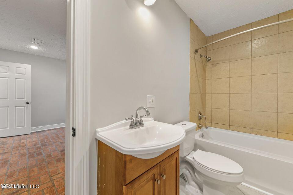 11434 Summer Lane Road Biloxi, MS 39532 - Photo 3 of 20 20210930120313102898000000-o