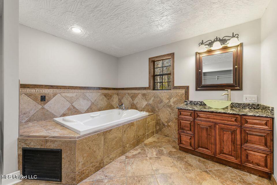 11434 Summer Lane Road Biloxi, MS 39532 - Photo 9 of 20 20210930115803515509000000-o
